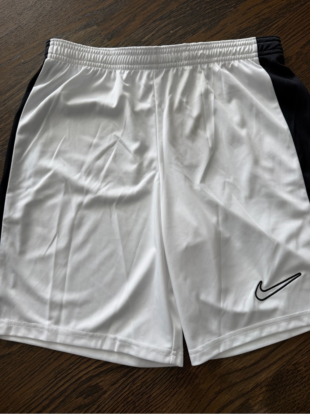 Nike Boys Youth/Men’s Slim Fit Athletic Shorts White & Black — Size Small, NWT